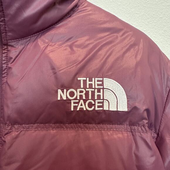 The North Face Nuptse 700 purple cropped puffer jacket medium - Picture 3 of 7